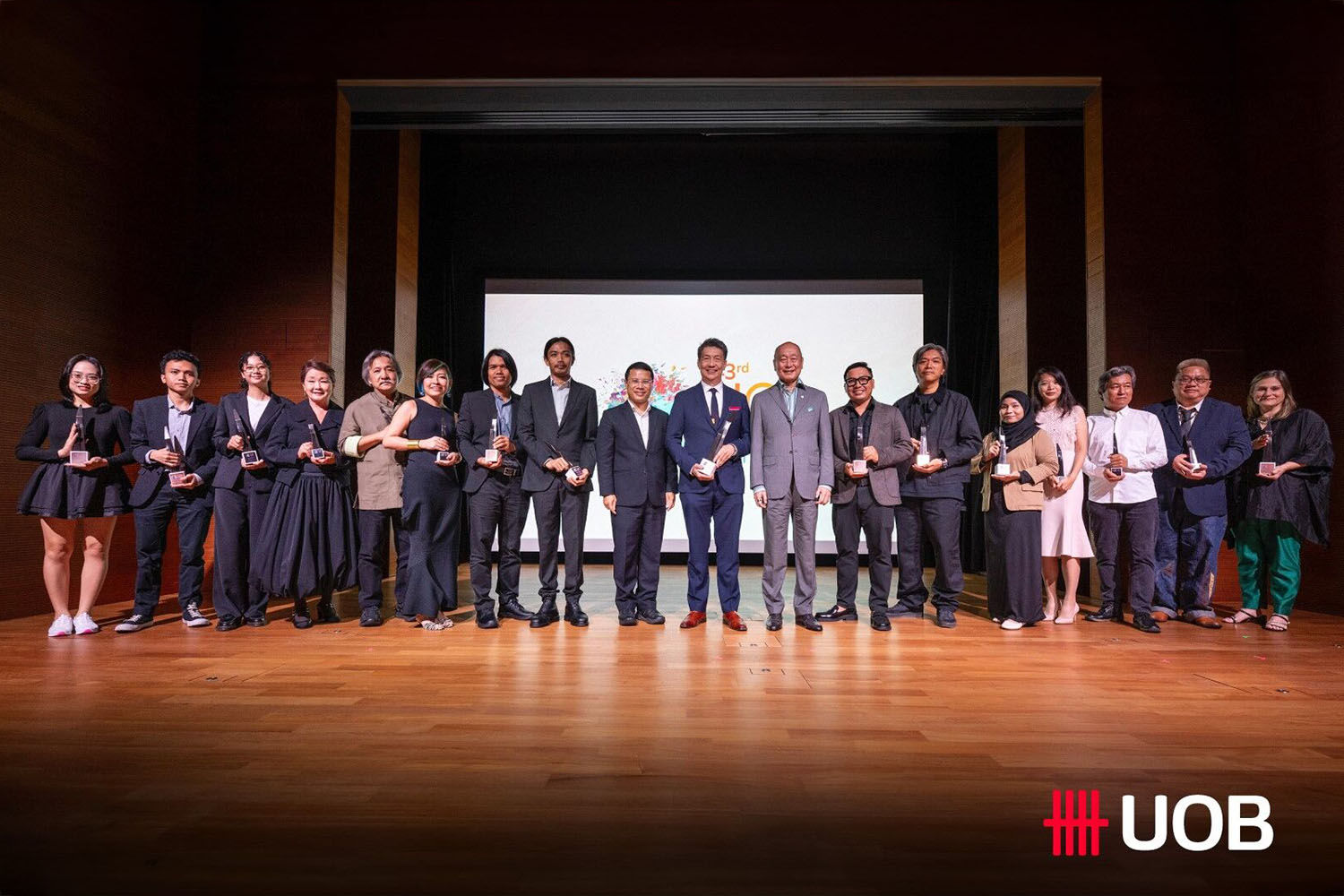 UOB group photo of NAFA and UOB people at 2024 UOB Painting of the Year